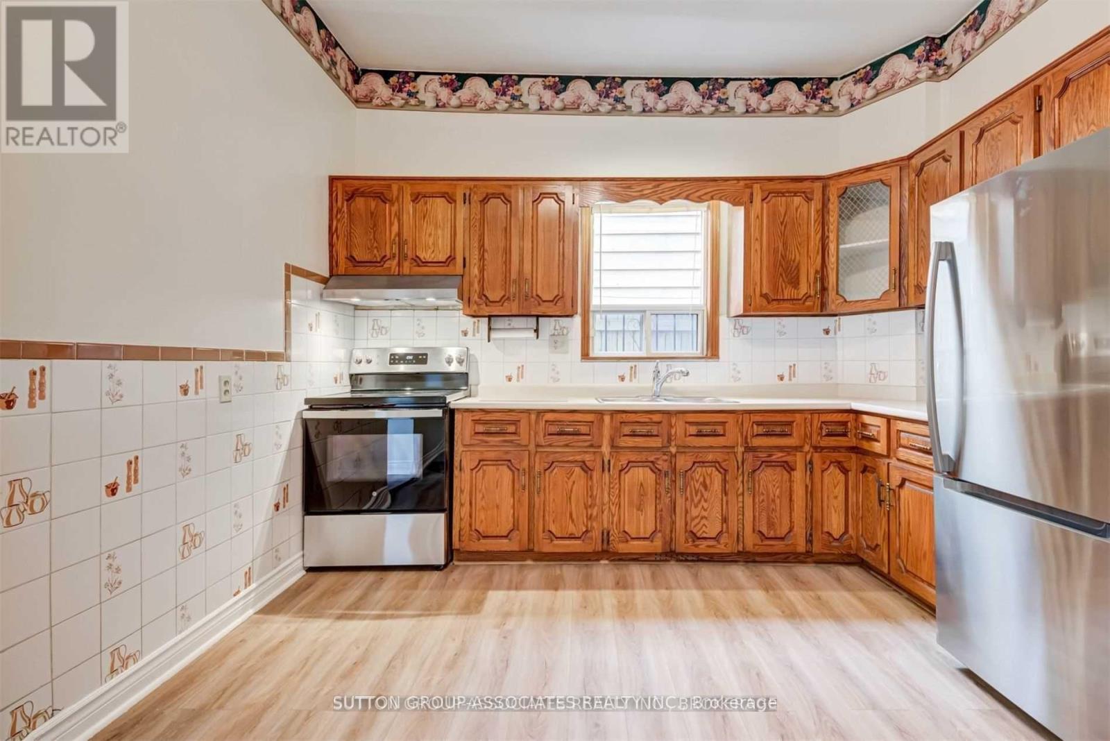 491 Roxton Road, Toronto, Ontario  M6G 3R5 - Photo 8 - C12945722