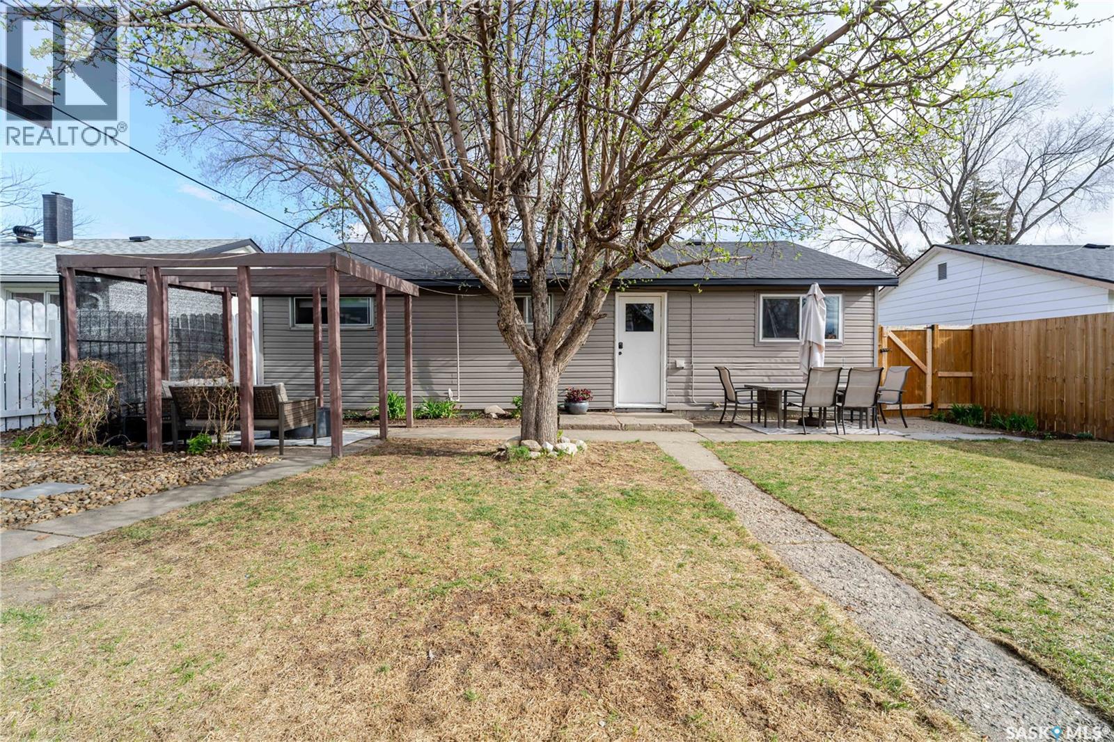 1009 Edmonton Street, Moose Jaw, Saskatchewan  S6H 3A9 - Photo 30 - SK036147