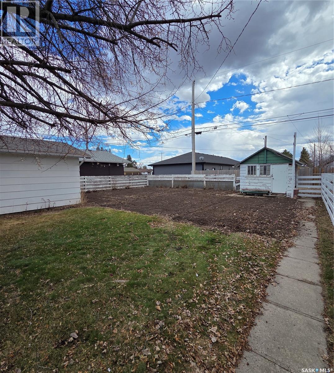 602 8th Avenue W, Nipawin, Saskatchewan  S0E 1E0 - Photo 6 - SK036100