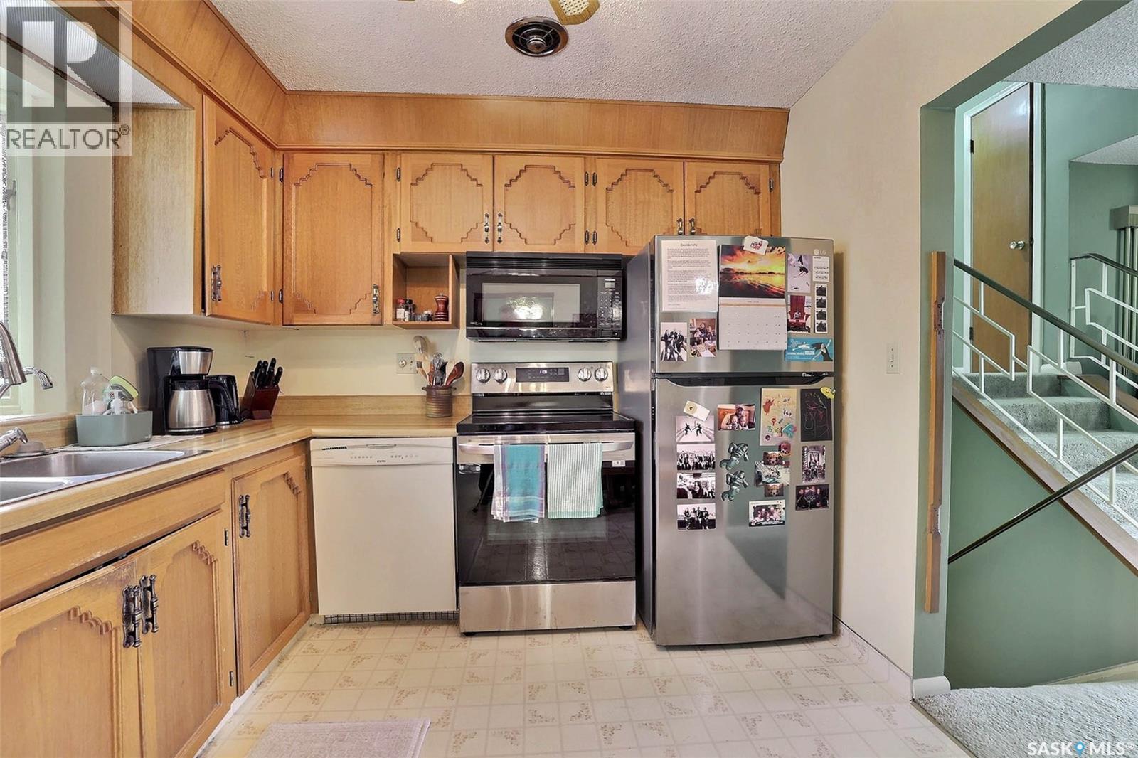 15 Academy Park Road, Regina, Saskatchewan  S4S 4M8 - Photo 14 - SK036091