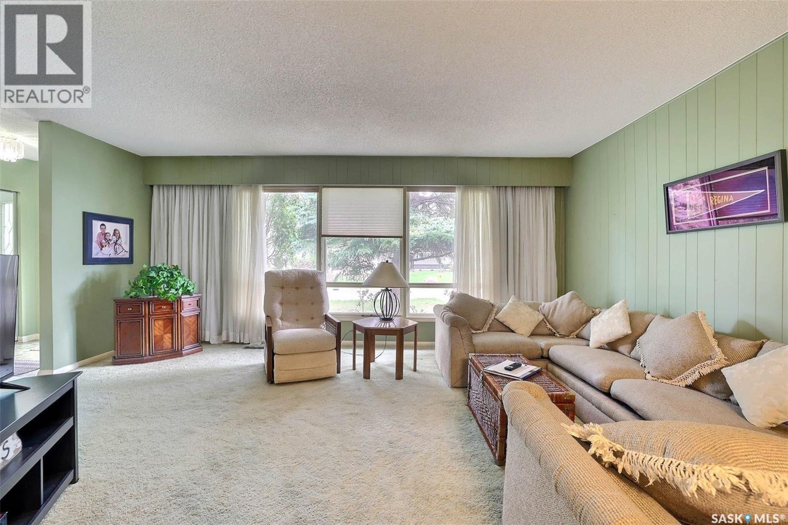 15 Academy Park Road, Regina, Saskatchewan  S4S 4M8 - Photo 6 - SK036091