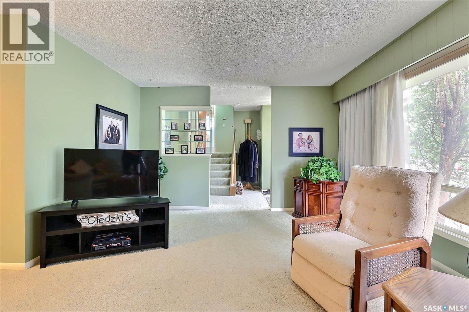 15 Academy Park Road, Regina, Saskatchewan  S4S 4M8 - Photo 7 - SK036091
