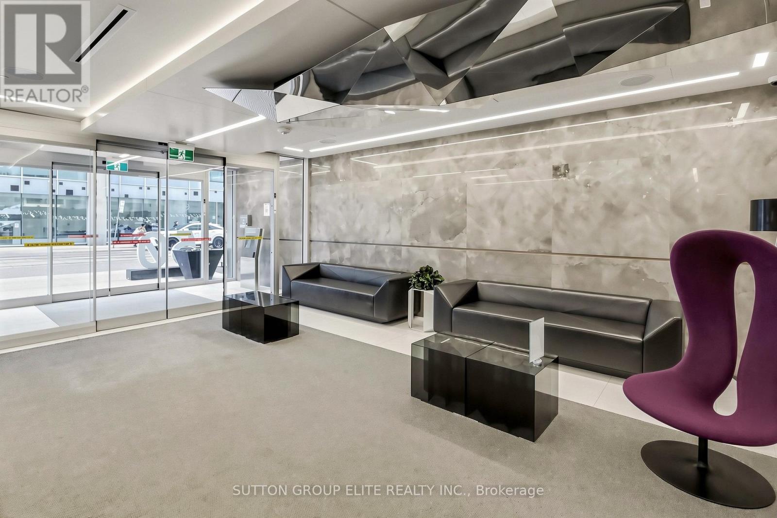 612 - 50 Mccaul Street, Toronto, Ontario  M5T 0B6 - Photo 2 - C13135148