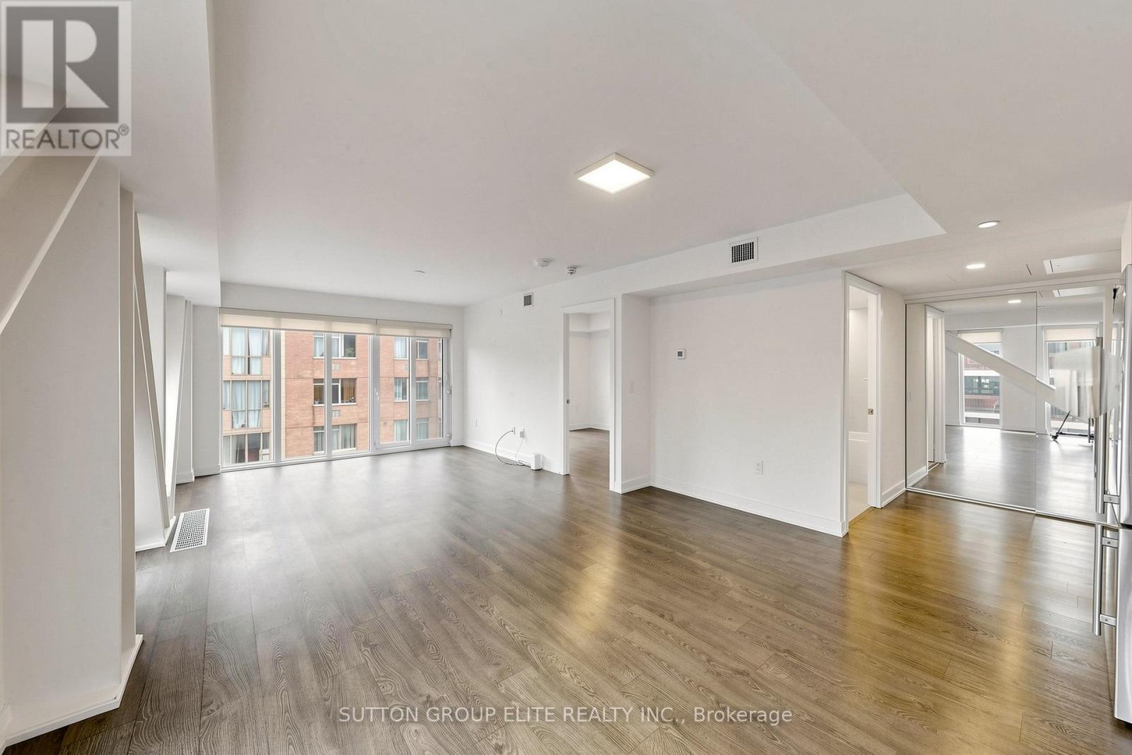 612 - 50 Mccaul Street, Toronto, Ontario  M5T 0B6 - Photo 4 - C13135148