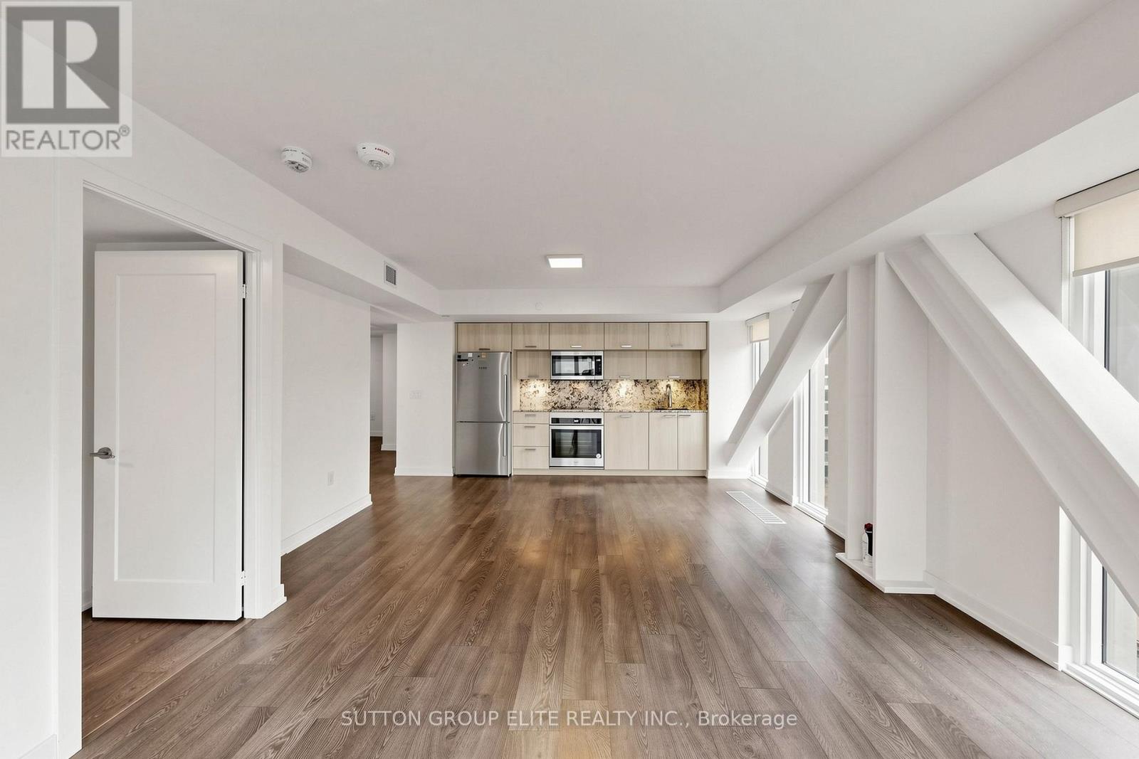 612 - 50 Mccaul Street, Toronto, Ontario  M5T 0B6 - Photo 5 - C13135148