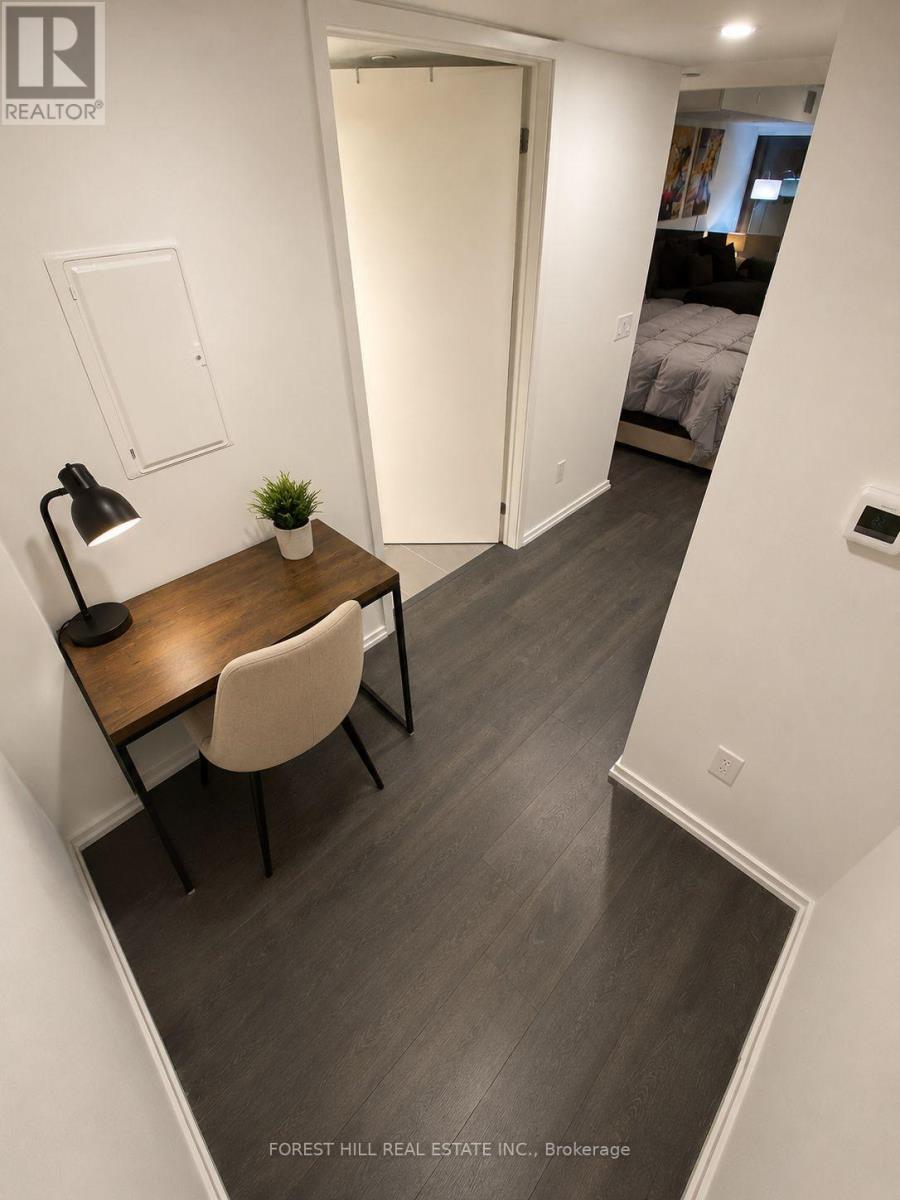 724 - 8 Hillsdale Avenue E, Toronto, Ontario  M4S 0B2 - Photo 10 - C13135214