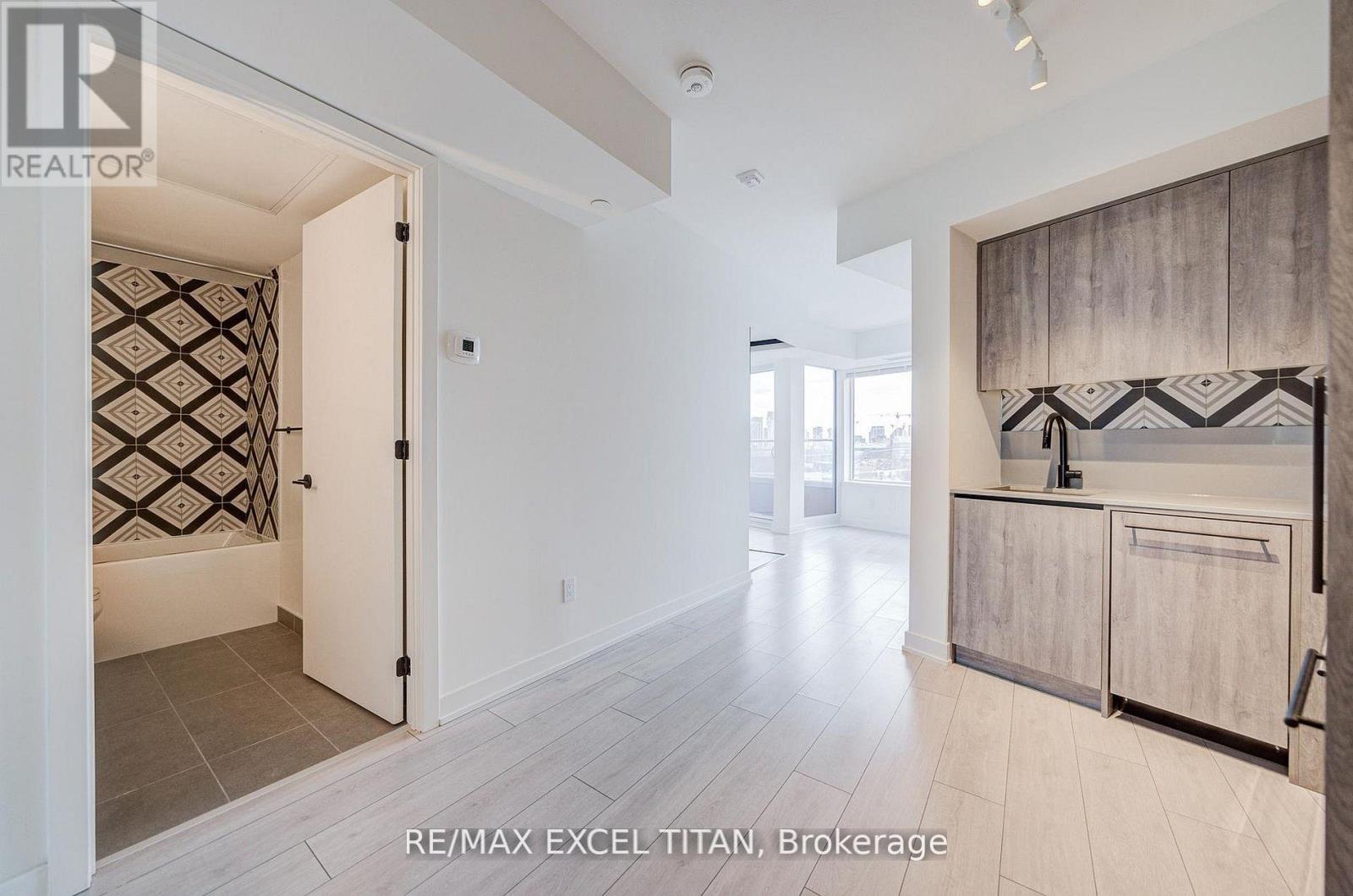 503 - 5 Lakeview Avenue, Toronto, Ontario  M6J 0H3 - Photo 8 - C13135268