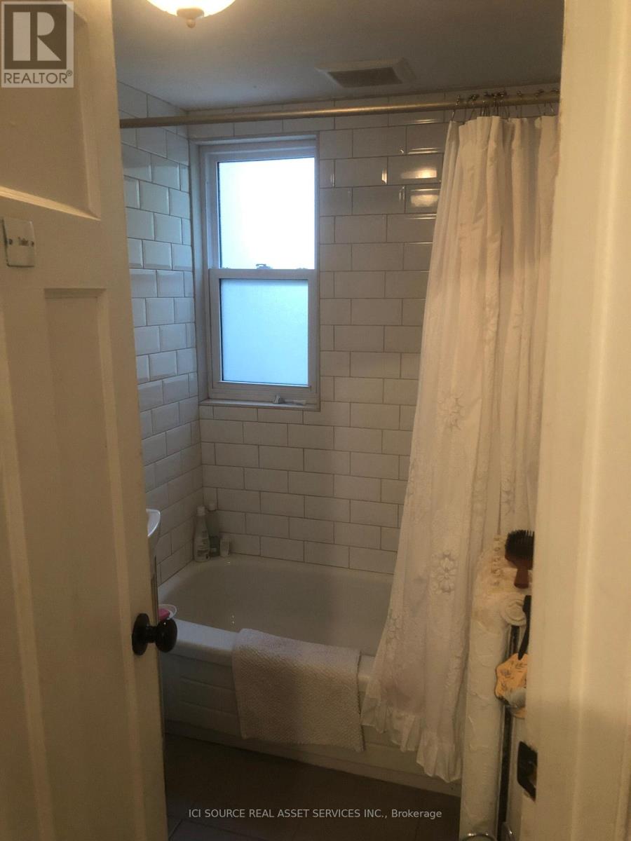 2 - 201 Crawford Street, Toronto, Ontario  M6J 2V5 - Photo 8 - C13135456