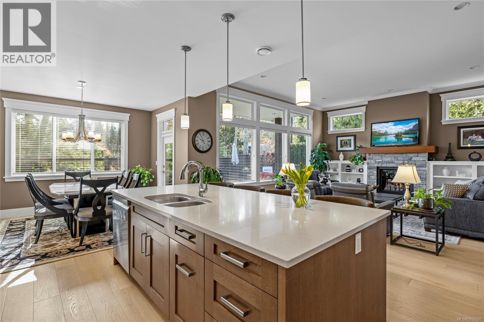 651 Eaglecrest Dr, Qualicum Beach, British Columbia  V9K 1E4 - Photo 6 - 1037000