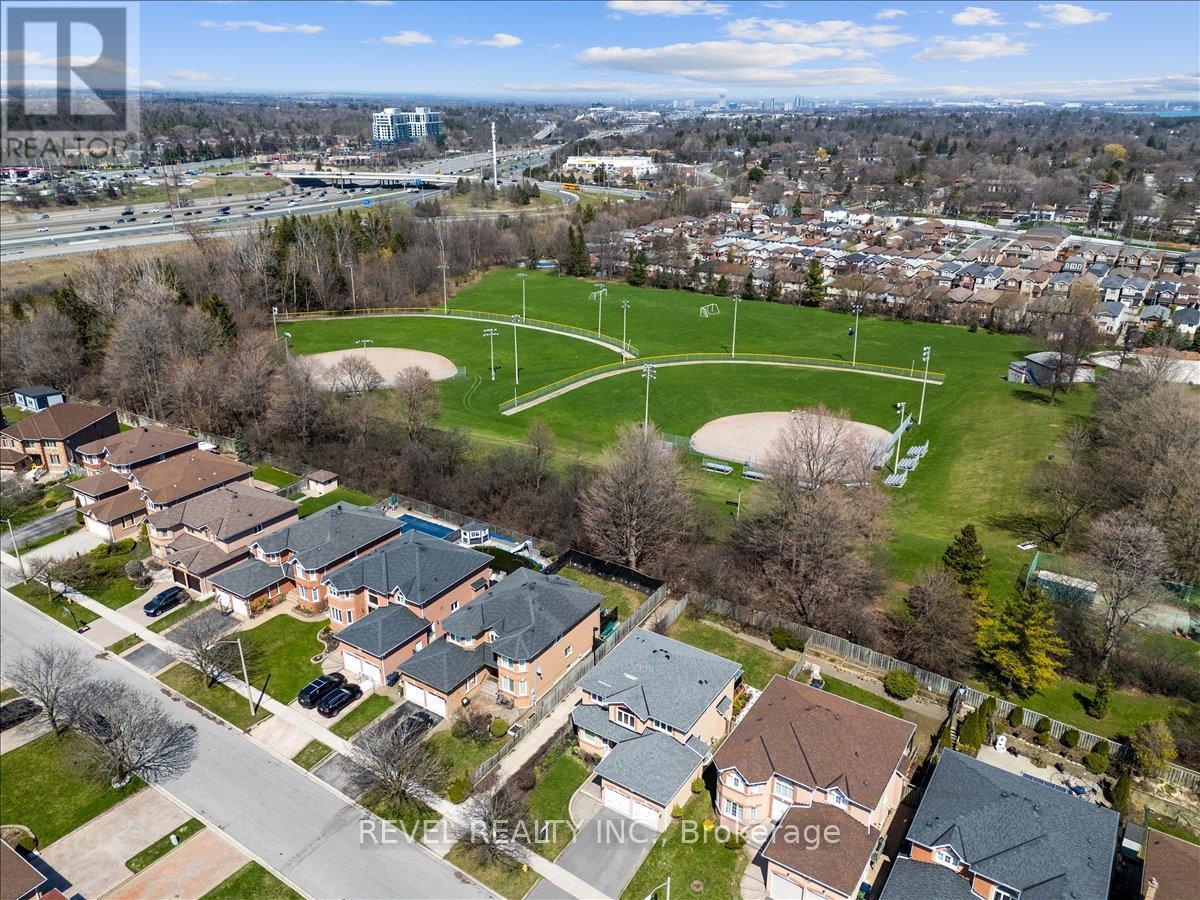 30 Linderwood Drive, Toronto, Ontario  M1C 3P8 - Photo 2 - E13135366
