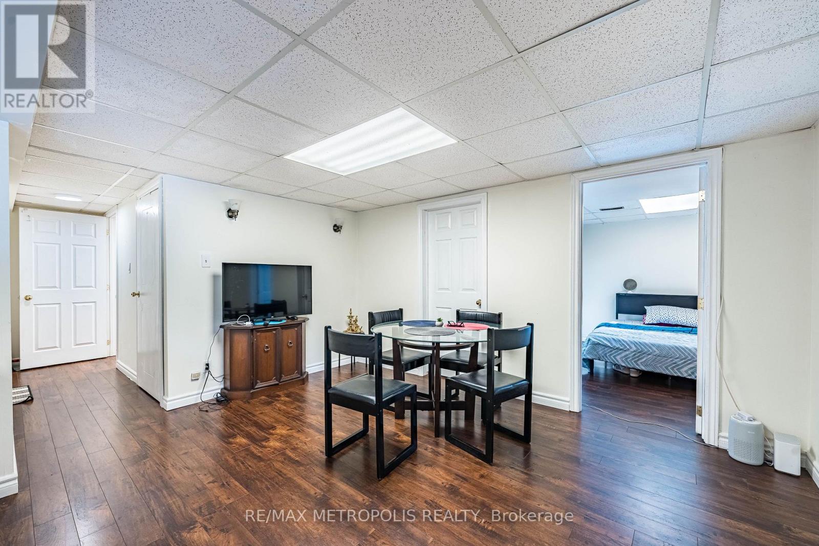 Bsmt - 22 Mayflower Street, Whitby, Ontario  L1N 8A9 - Photo 3 - E13135380