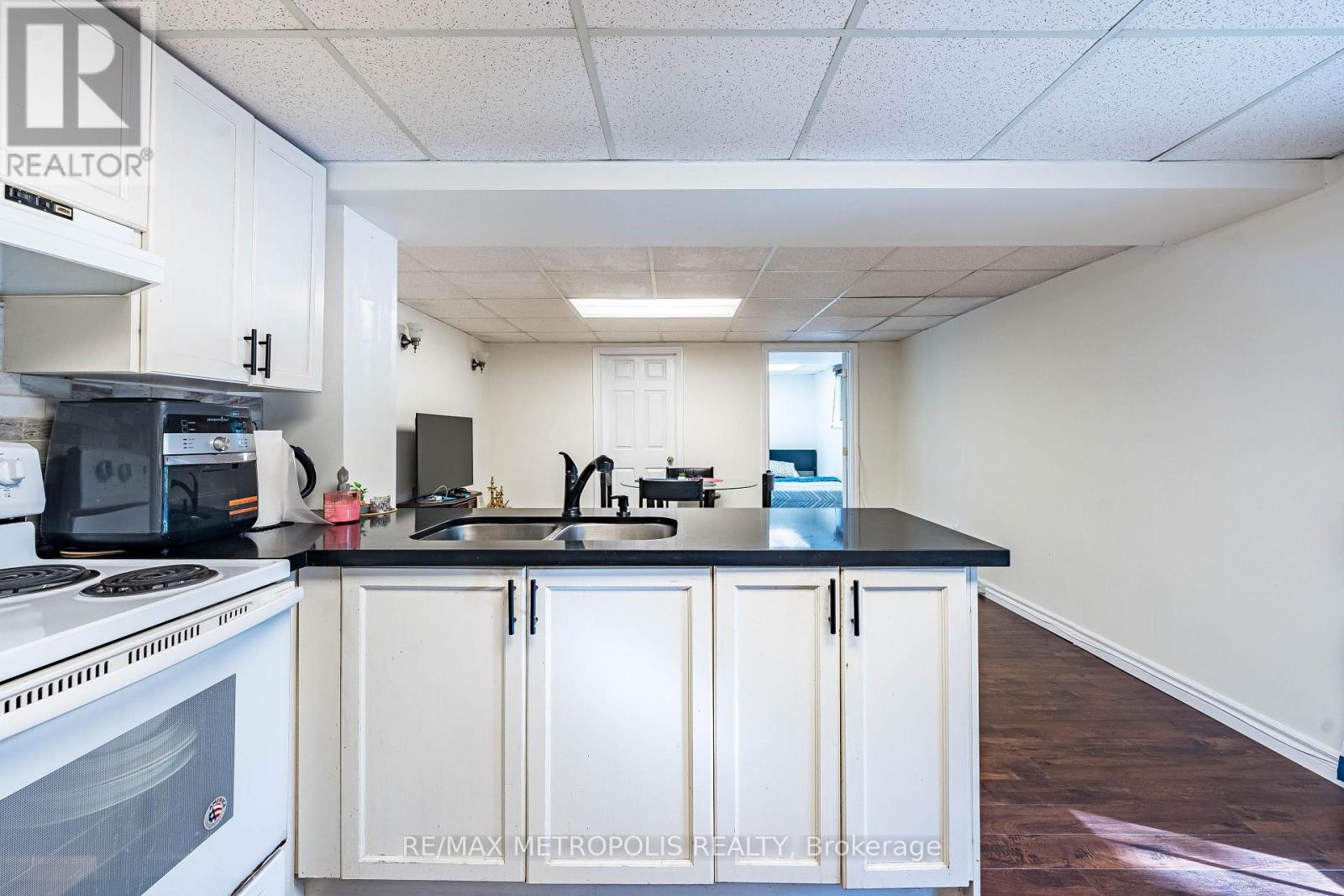Bsmt - 22 Mayflower Street, Whitby, Ontario  L1N 8A9 - Photo 9 - E13135380