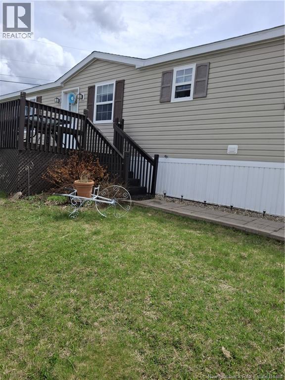 16 Senator Drive, Fredericton, New Brunswick  E3C 1L8 - Photo 2 - NB139516