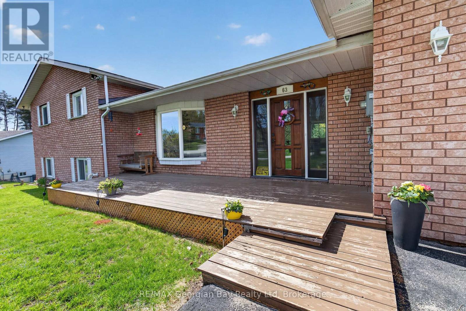 63 Lepage Drive, Penetanguishene, Ontario  L9M 1R5 - Photo 2 - S12763384