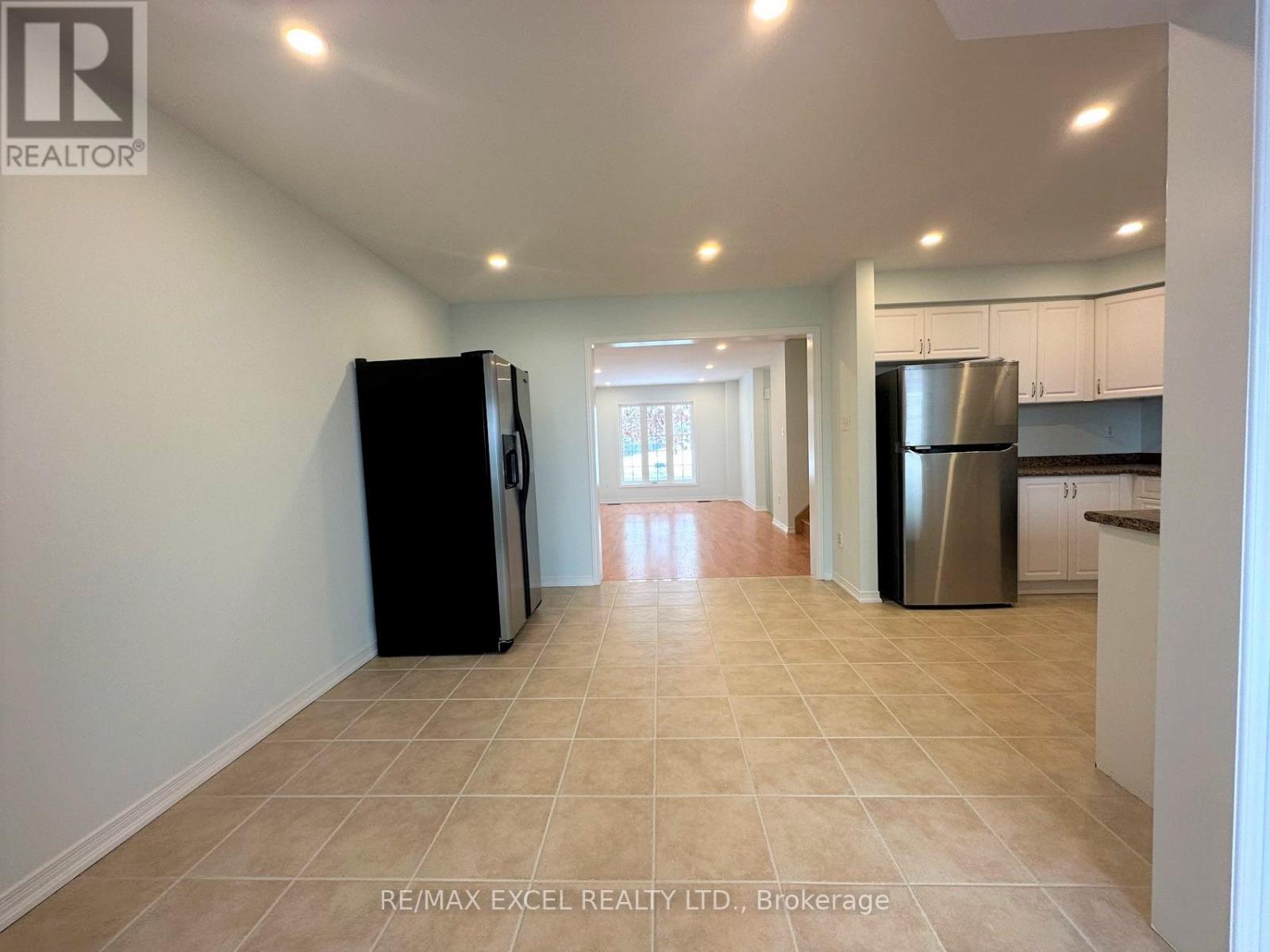 588 Hoover Park Drive, Whitchurch-Stouffville, Ontario  L4A 0S8 - Photo 6 - N13135468