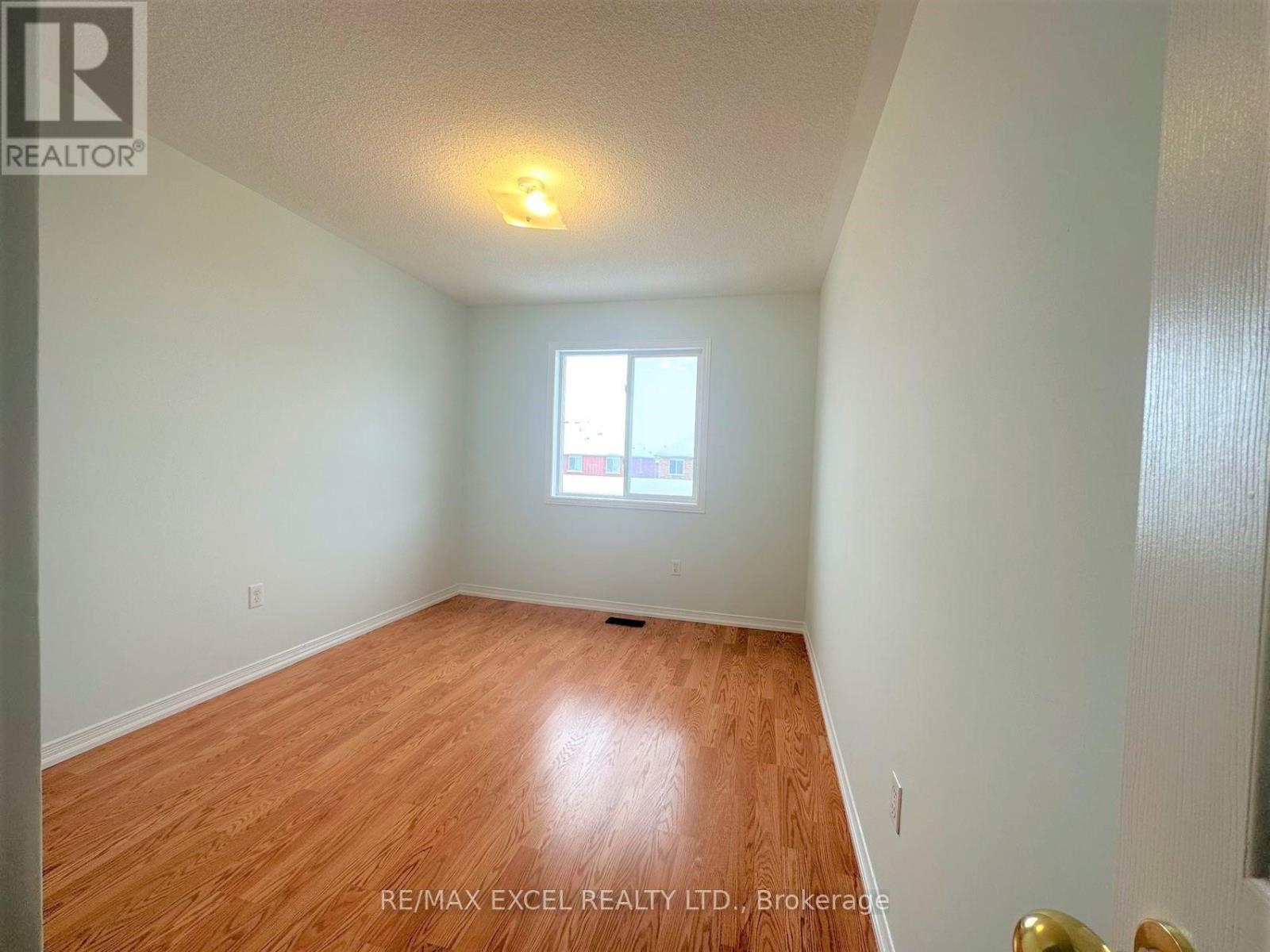 588 Hoover Park Drive, Whitchurch-Stouffville, Ontario  L4A 0S8 - Photo 9 - N13135468