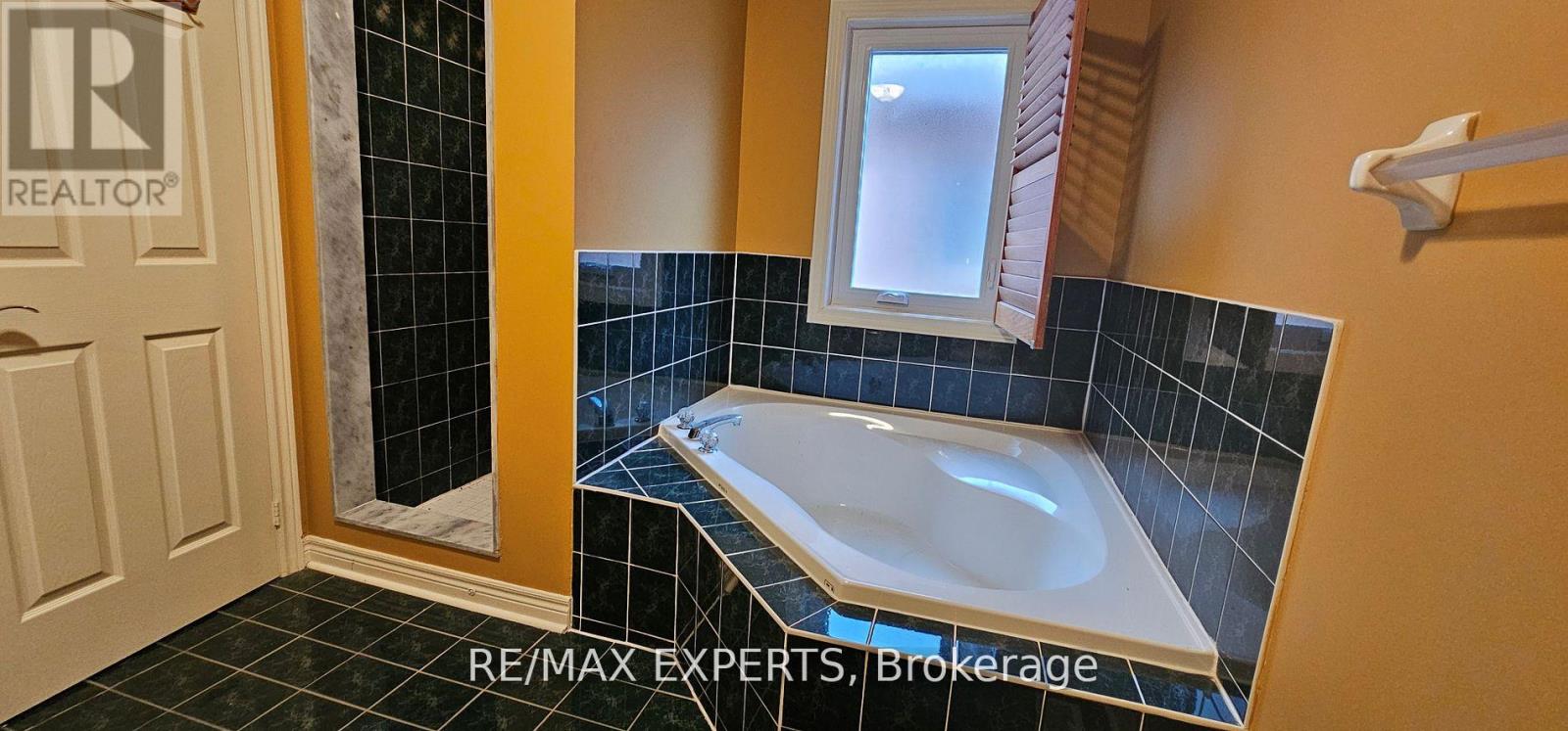 221 Matthew Drive, Vaughan, Ontario  L4L 9B1 - Photo 15 - N13135482