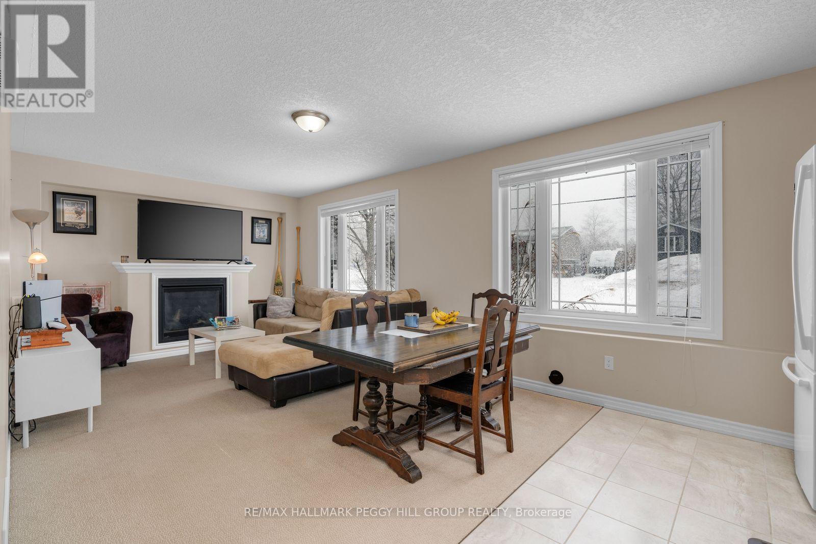 25 Bay Street, Tay (Victoria Harbour), Ontario  L0K 2A0 - Photo 12 - S13135438
