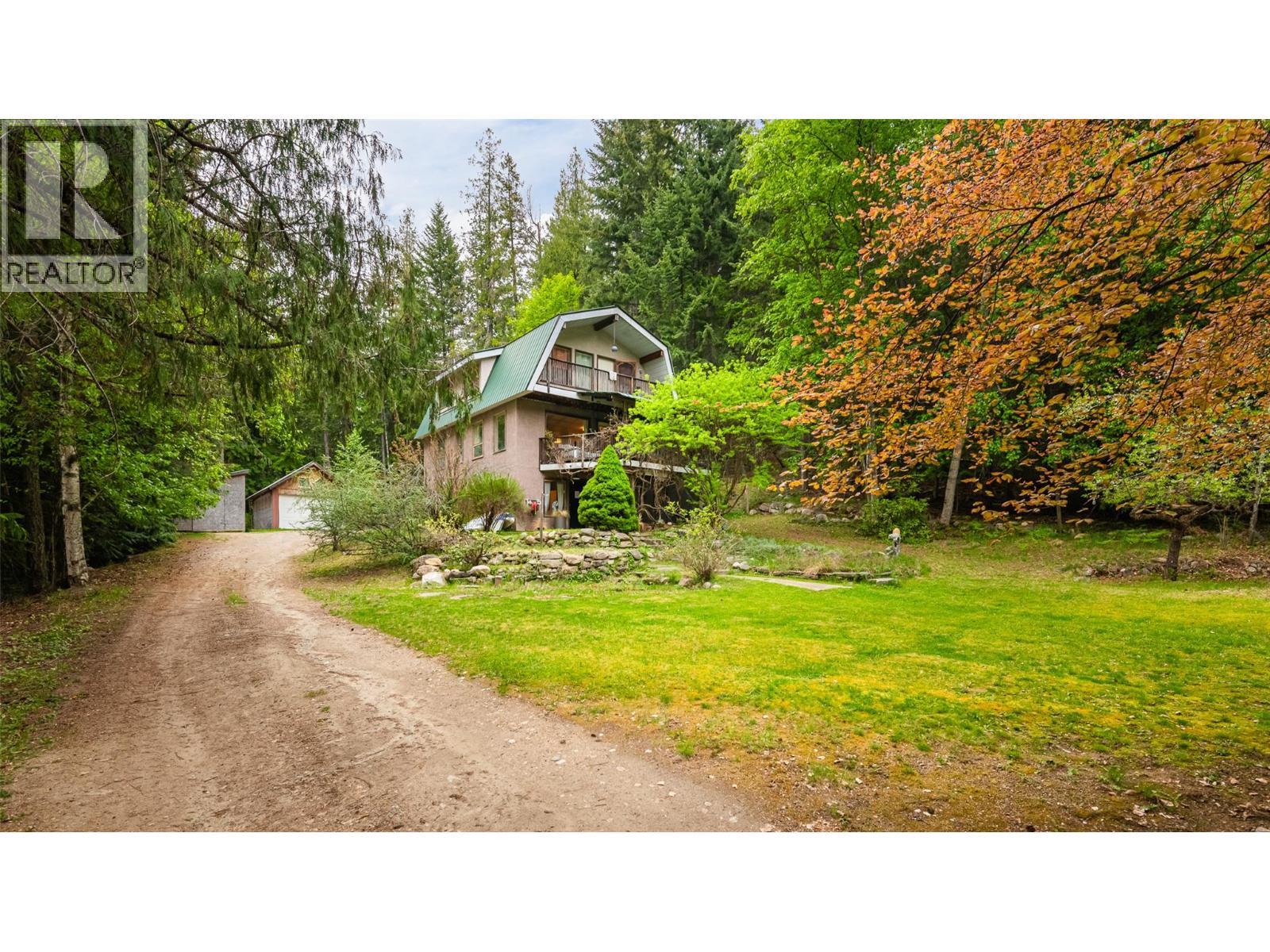 426 Aspen Road, Riondel, British Columbia  V0B 2B0 - Photo 1 - 10387552