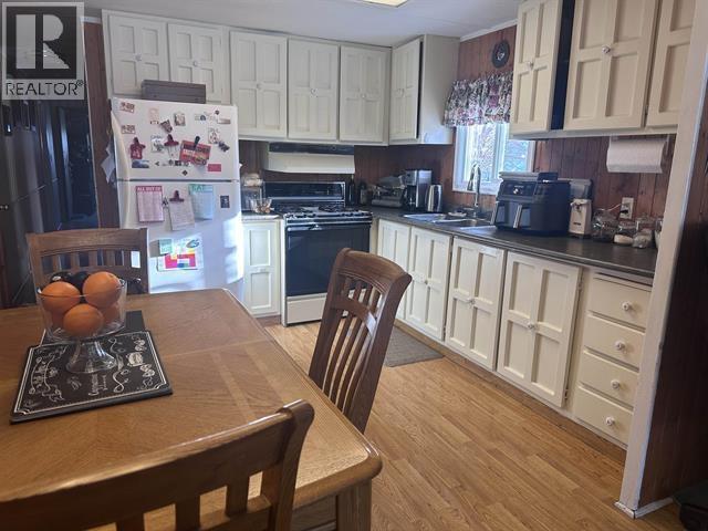 5228 42 Street, Fort Nelson, British Columbia  V0C 1R0 - Photo 9 - R3124132