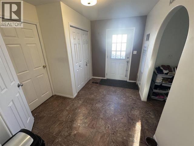 5228 42 Street, Fort Nelson, British Columbia  V0C 1R0 - Photo 3 - R3124132