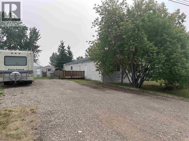 5228 42 Street, Fort Nelson, British Columbia  V0C 1R0 - Photo 2 - R3124132