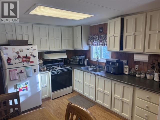 5228 42 Street, Fort Nelson, British Columbia  V0C 1R0 - Photo 8 - R3124132