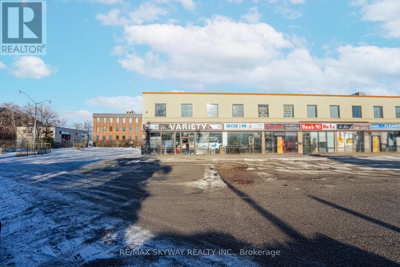 01 - 1125 Dundas Street E, Mississauga, Ontario  L4Y 2C4 - Photo 2 - W13135192
