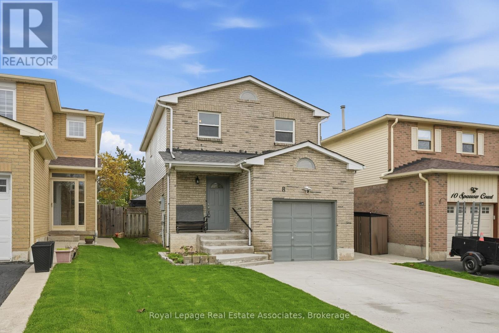 8 SPARROW COURT, Brampton, Ontario
