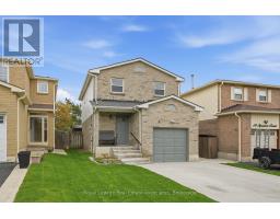 8 SPARROW COURT, Brampton, Ontario