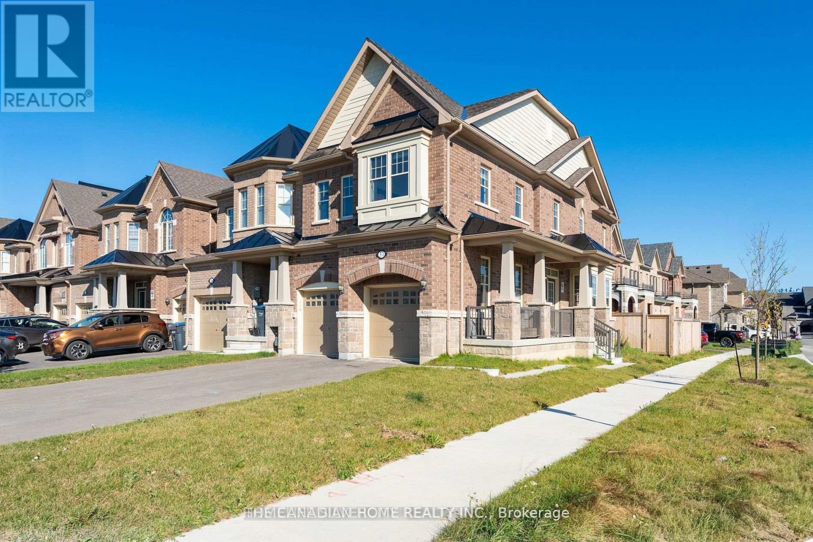 31 Bushwood Tr Trail, Brampton, Ontario  L7A 5J7 - Photo 2 - W13135344