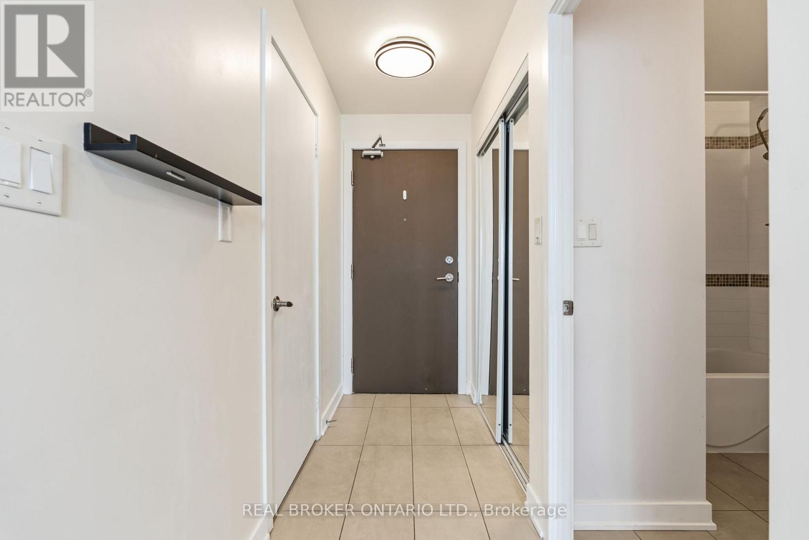 3501 - 4099 Brickstone Mews, Mississauga, Ontario  L5B 0G2 - Photo 2 - W13135394