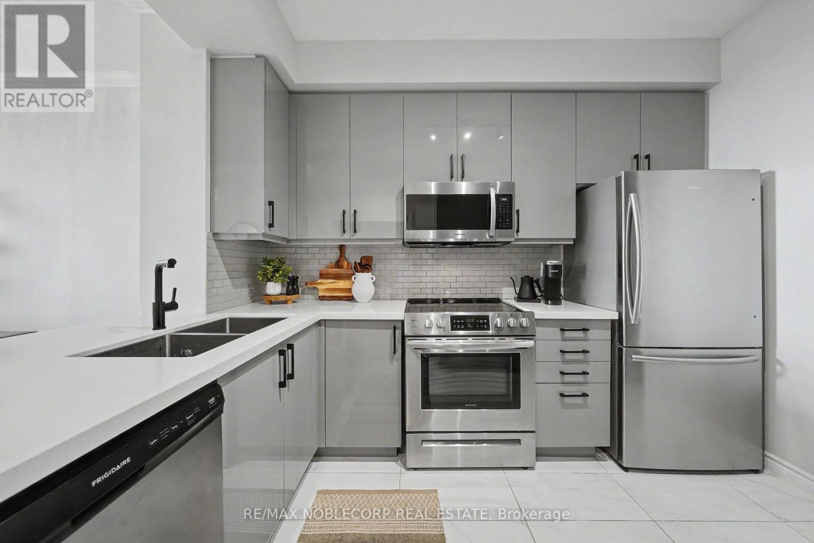 709 - 1 Belvedere Court, Brampton, Ontario  L6V 4M6 - Photo 4 - W13135414