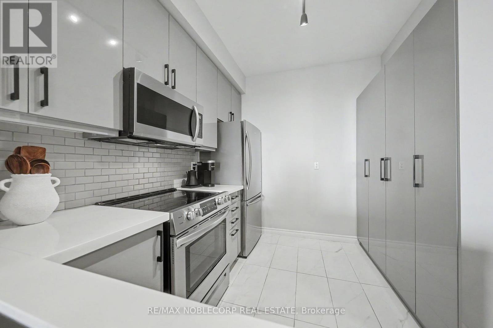 709 - 1 Belvedere Court, Brampton, Ontario  L6V 4M6 - Photo 7 - W13135414