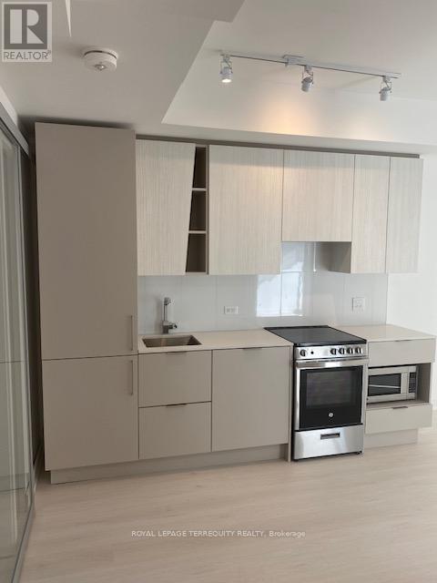 4607 - 3900 Confederation Parkway, Mississauga (City Centre), Ontario  L5B 0M3 - Photo 4 - W13135464