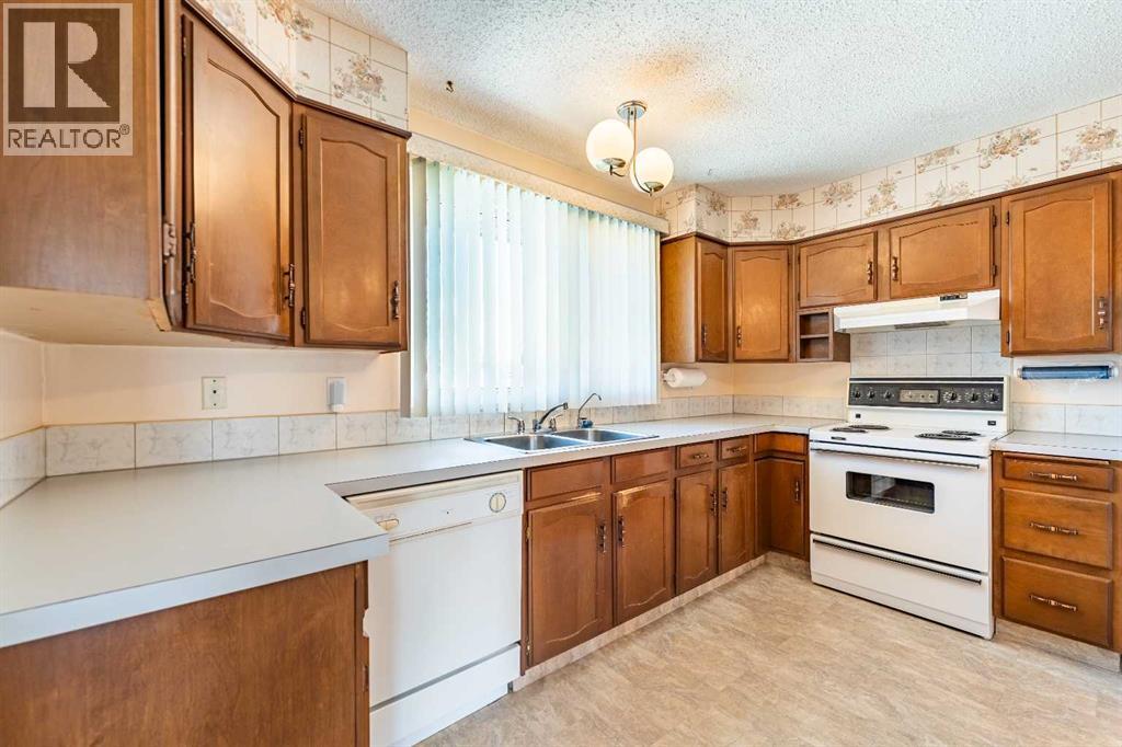3320 Temple Road NE, Calgary, Alberta  T1Y 3A9 - Photo 8 - A2308896