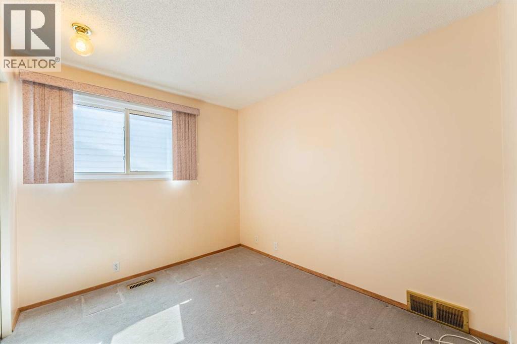 3320 Temple Road NE, Calgary, Alberta  T1Y 3A9 - Photo 18 - A2308896
