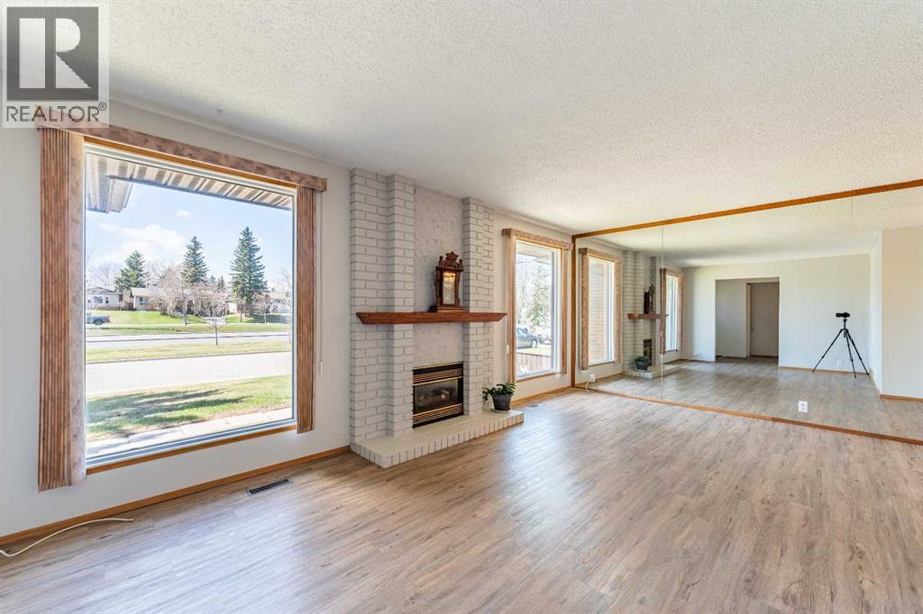 3320 Temple Road NE, Calgary, Alberta  T1Y 3A9 - Photo 4 - A2308896
