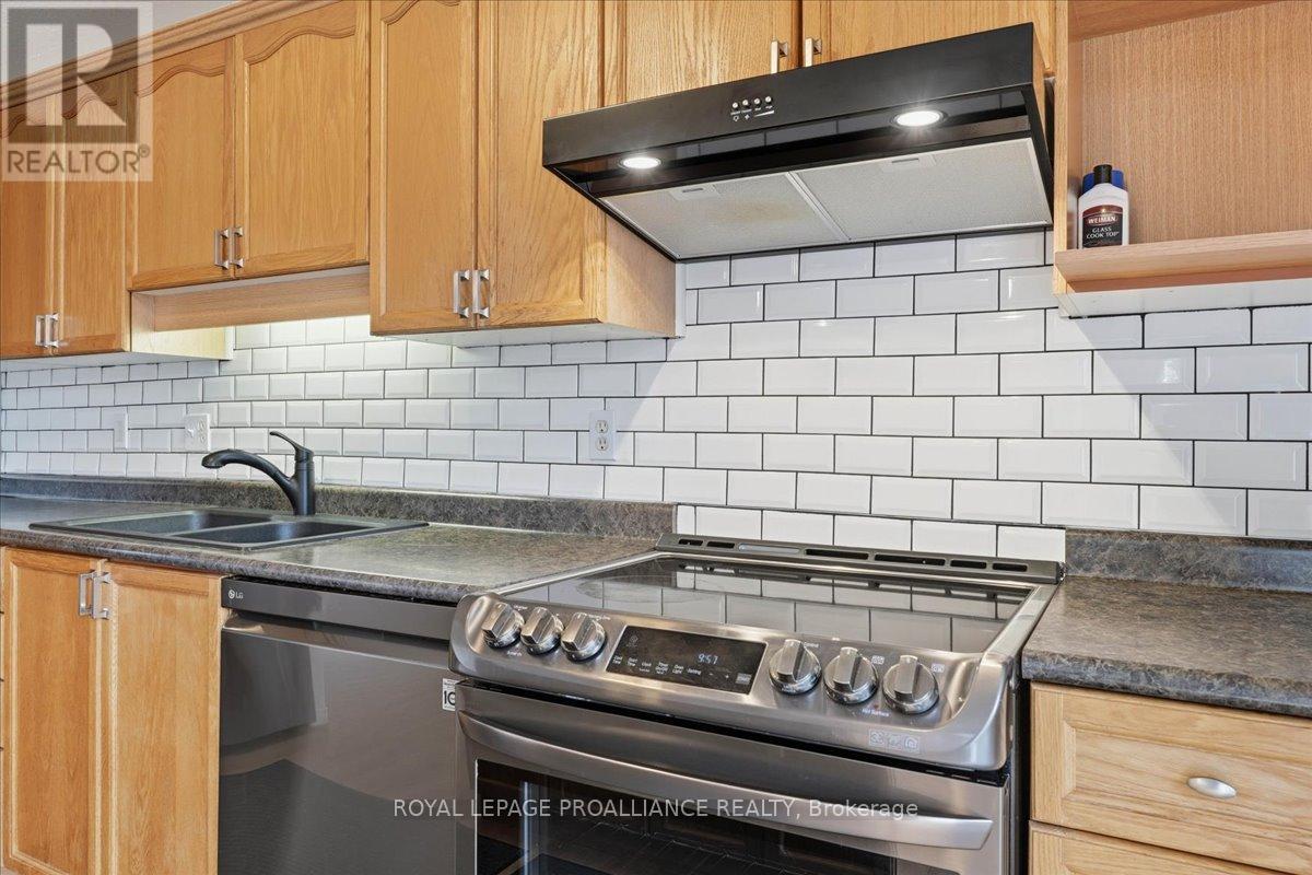 17 Spruce Gardens, Belleville, Ontario  K8N 5W3 - Photo 11 - X13135588