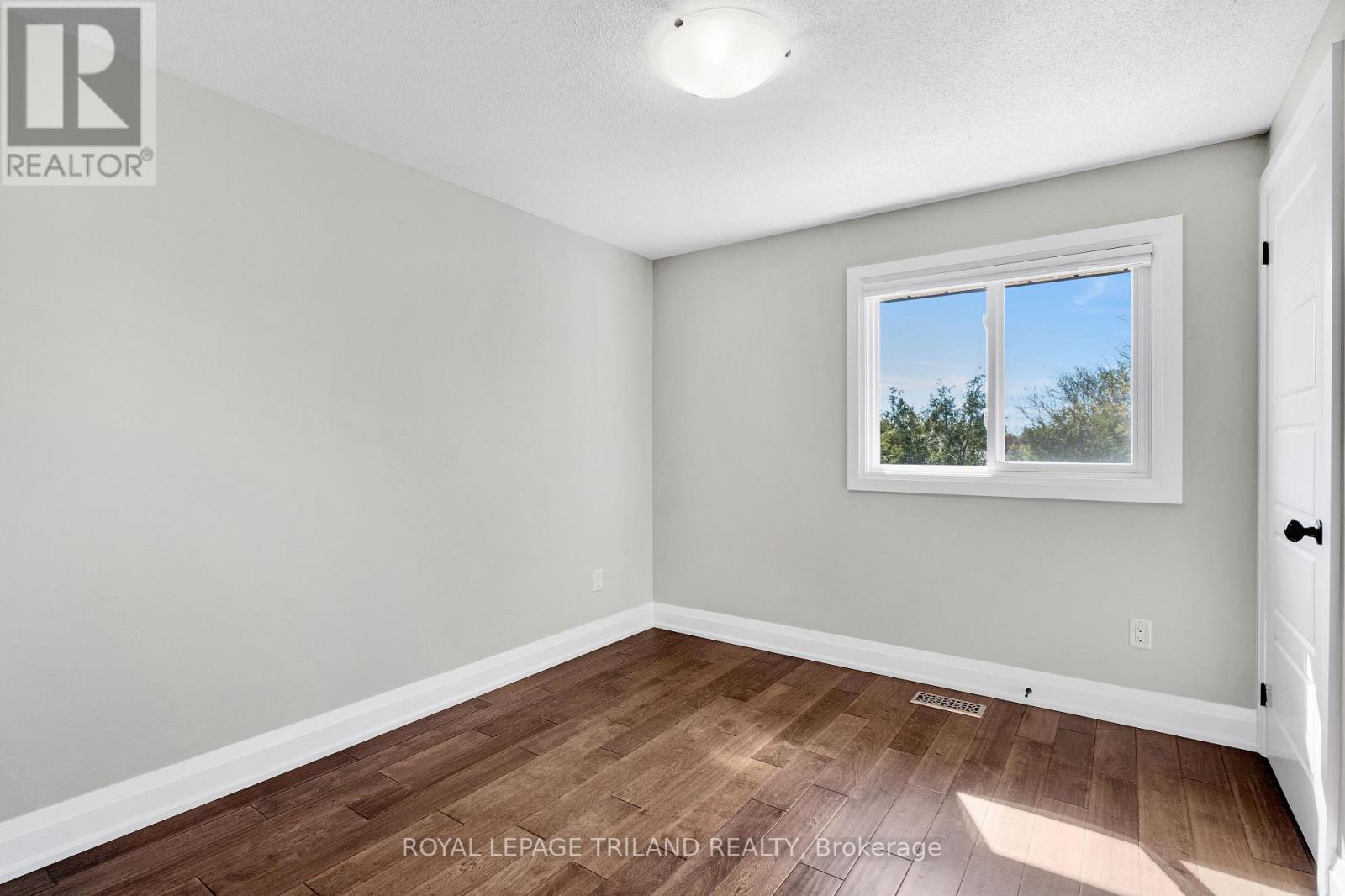 B - 129 Symes Street N, Southwest Middlesex, Ontario  N0L 1M0 - Photo 24 - X13135684