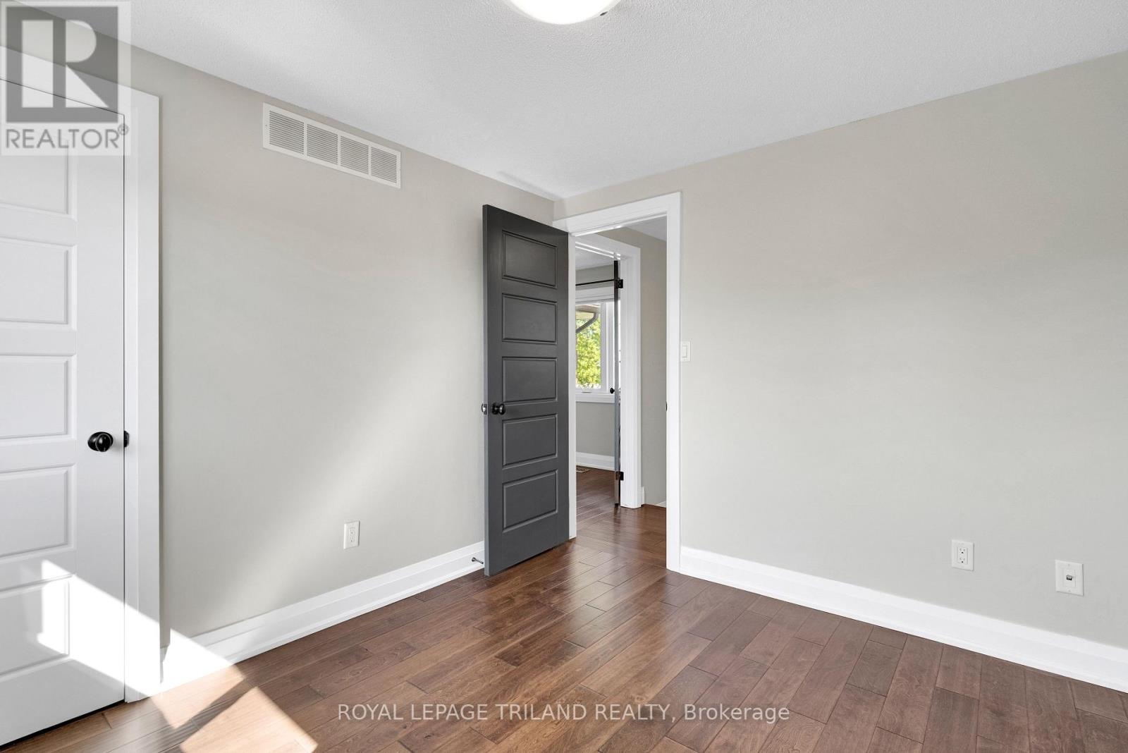 B - 129 Symes Street N, Southwest Middlesex, Ontario  N0L 1M0 - Photo 25 - X13135684