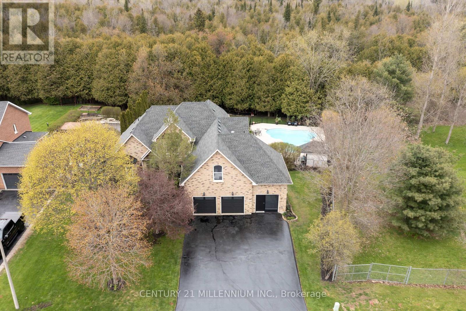 49 WATERFORD DRIVE, Erin, Ontario