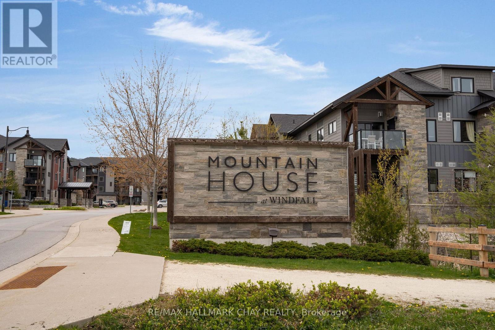 303 - 12 BECKWITH LANE, Blue Mountains, Ontario
