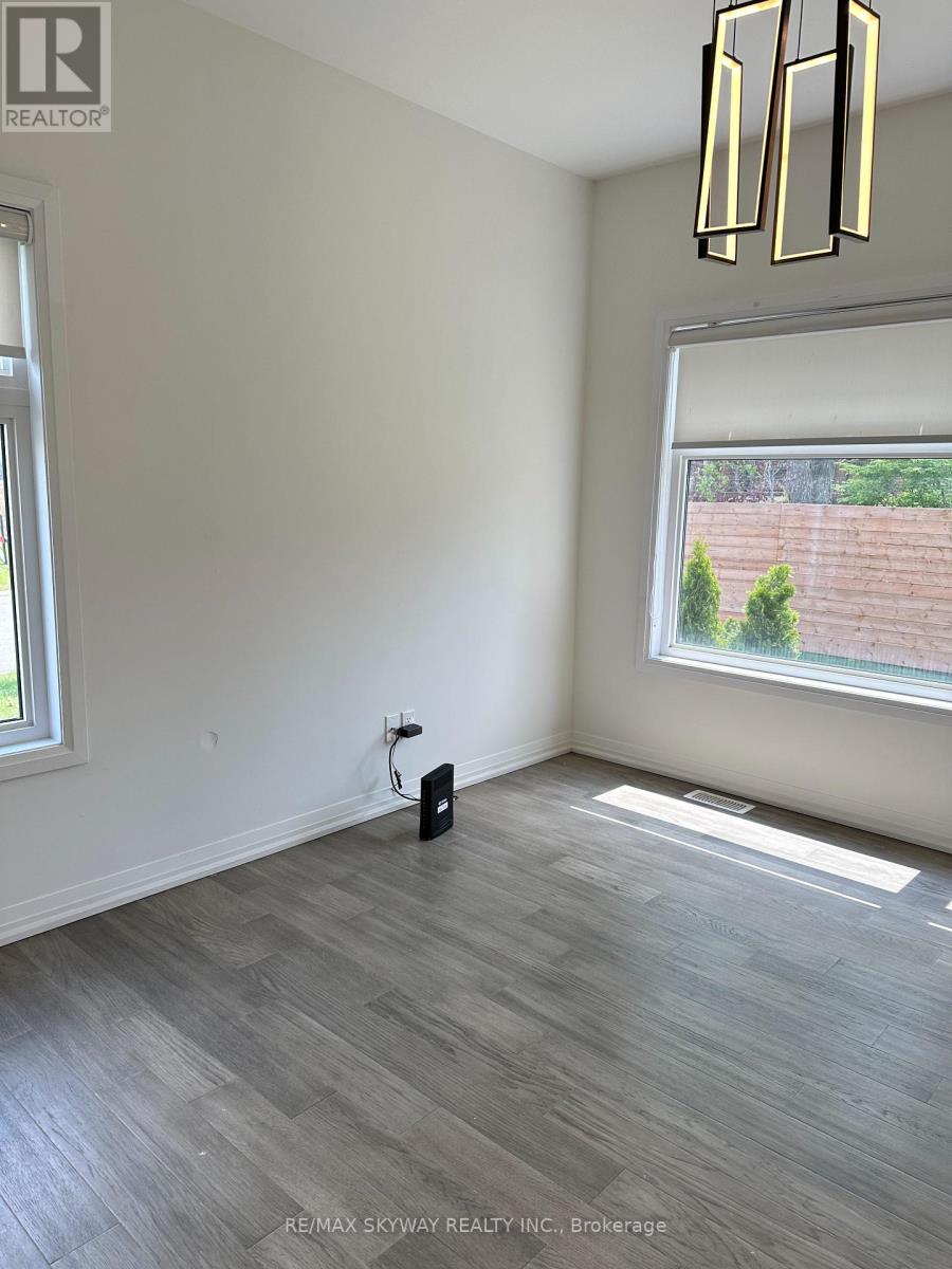 54 - 5672 Dorchester Road, Niagara Falls, Ontario  L2G 4Y8 - Photo 2 - X13135306