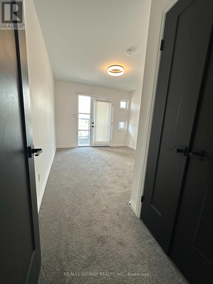 54 - 5672 Dorchester Road, Niagara Falls, Ontario  L2G 4Y8 - Photo 4 - X13135306