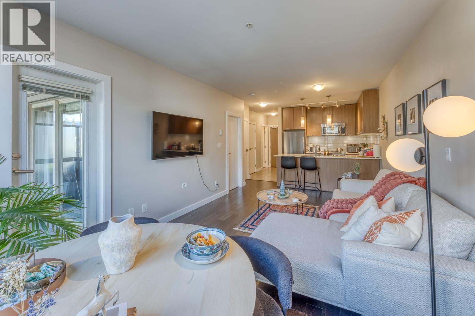 302 1182 W 16th Street, North Vancouver, British Columbia  V7P 0B3 - Photo 5 - R3124250