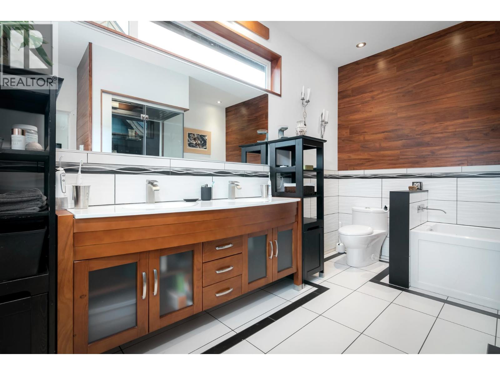 7456 Dogwood Street, Pemberton, British Columbia  V0N 0A7 - Photo 17 - R3124243