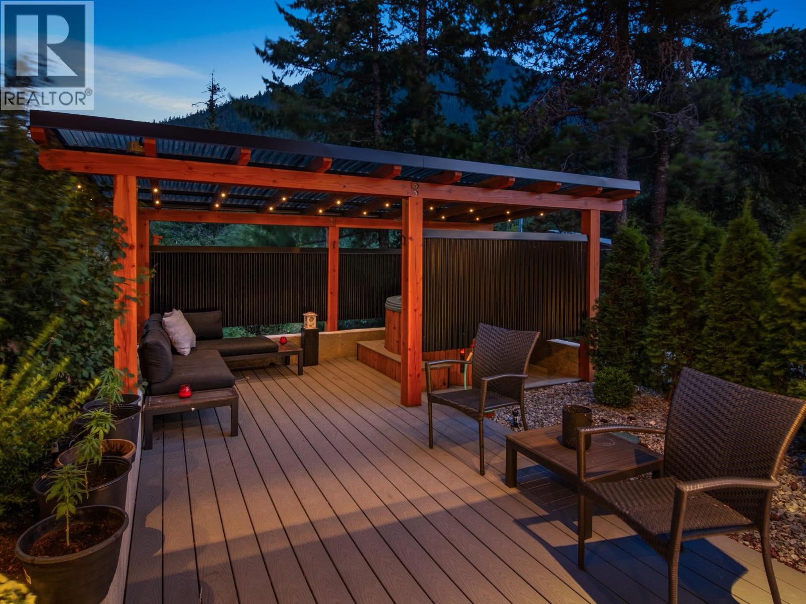 7456 Dogwood Street, Pemberton, British Columbia  V0N 0A7 - Photo 24 - R3124243