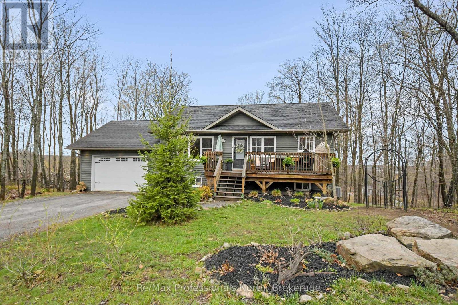 69 Yonge Street S, Huntsville, Ontario  P1H 1T8 - Photo 1 - X13135676