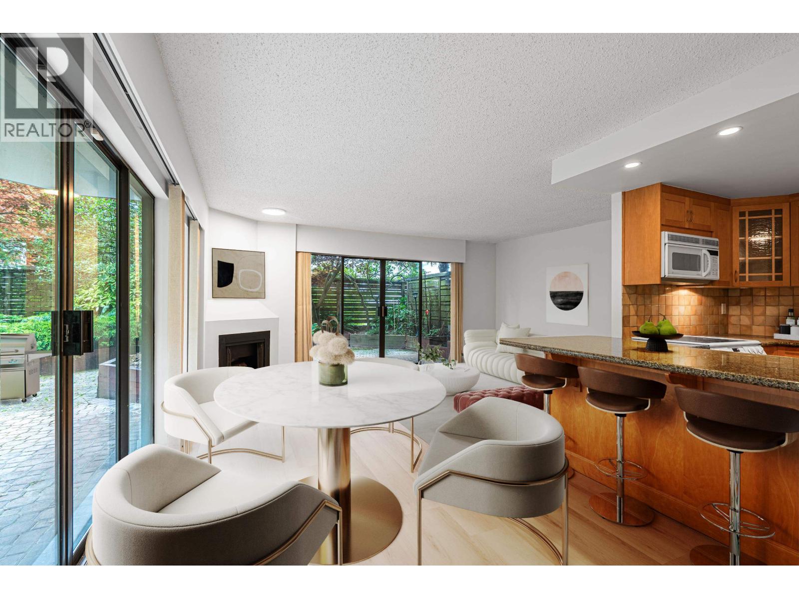 102 747 17th Street, West Vancouver, British Columbia  V7V 3T4 - Photo 8 - R3124225